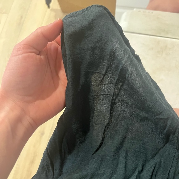 Urban outfitters Kimchi blue // Light fabric, dark green dress - Picture 4 of 4